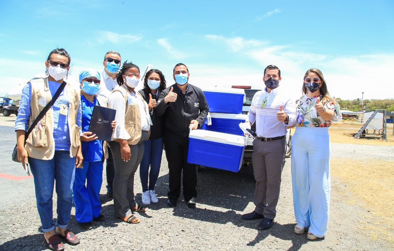Complemento del lote de vacunas contra el COVID-19, donadas por El Salvador, arribó este medio día a territorio hondureño complemento-del-lote-de-vacunas-contra-el-covid-19-donadas-por-el-salvador-arribo-este-medio-dia-a-territorio-hondureno